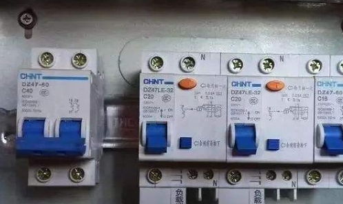 漏電開關(guān)與空氣開關(guān) 老電工也需明辨的配電安全核心